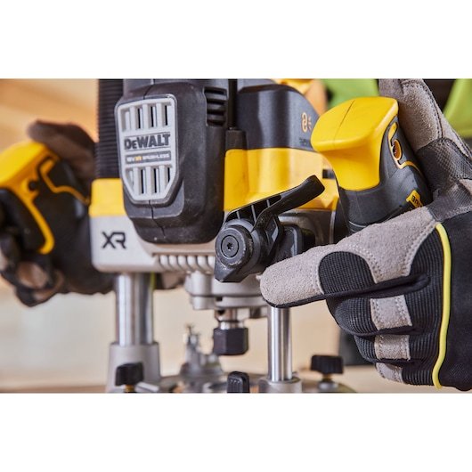 EAN 5035048810330 - DeWALT DCW620NT-XJ fresadora y desbastadora Negro, Amarillo 23000 RPM imagen 20