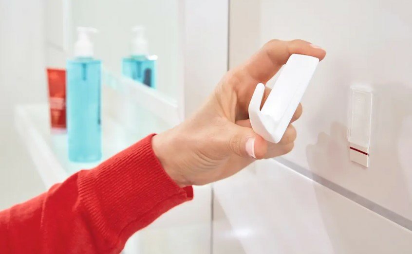 EAN 4063565247057 - TESA Powerstrips Interior Gancho toallero Negro 2 pieza(s) imagen 9