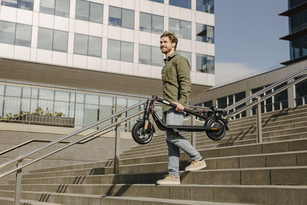 EAN 8720254406466 - Ninebot by Segway KickScooter F2 Plus E Negro 25 kmh imagen 6