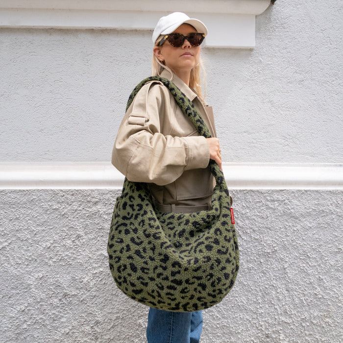 EAN 4012013747380 - Reisenthel moonbag Oliva Bolso grande imagen 3