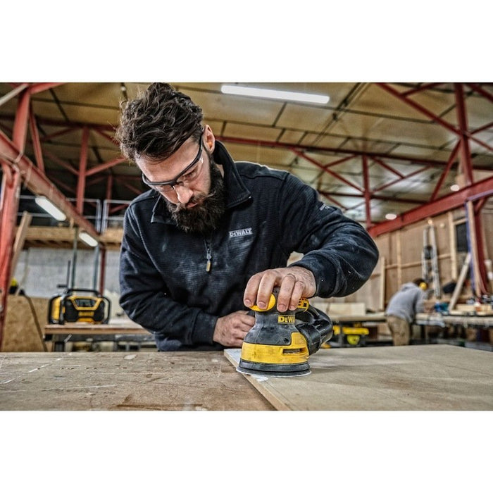 EAN 5035048553954 - DeWALT DWE6423-QS lijadora portátil Lijadora orbital 12000 OPM Negro, Amarillo 280 W imagen 16