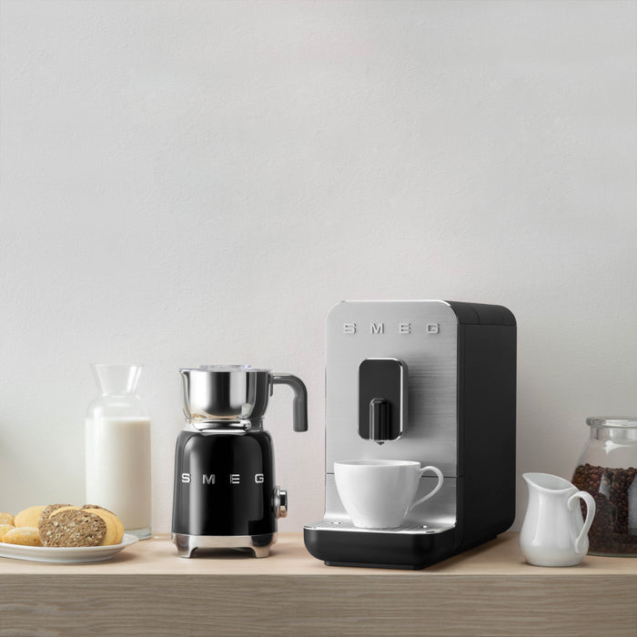 EAN 8017709334734 - Smeg BCC11BLMEU cafetera eléctrica Totalmente automática Máquina espresso 1,4 L imagen 30