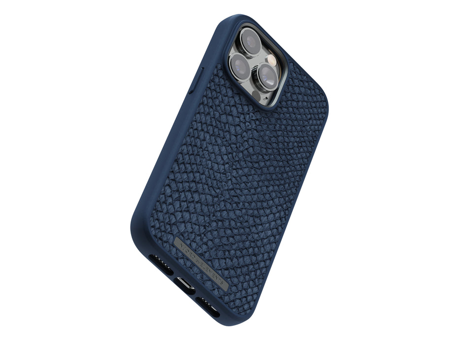 EAN 8720574621426 - Njord byELEMENTS Salmon Leather Magsafe funda para teléfono móvil 17 cm (6.7") Azul imagen 11