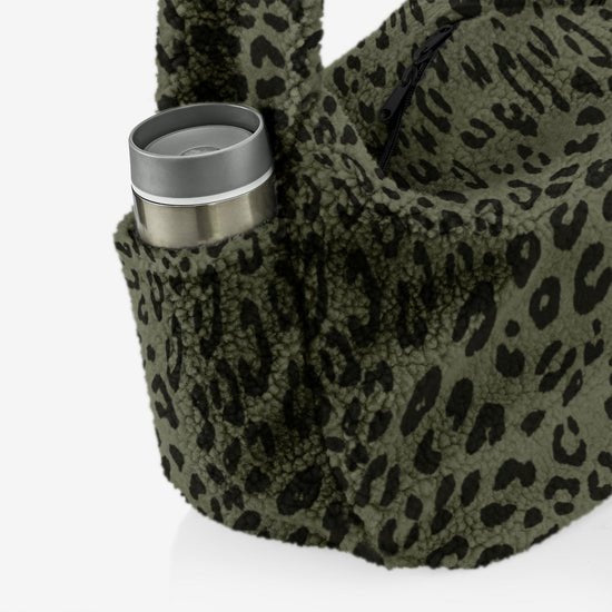 EAN 4012013747380 - Reisenthel moonbag Oliva Bolso grande imagen 4