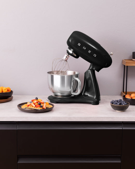 EAN 8017709353773 - Smeg SMF05BLEU batidora Batidora de varillas 1000 W Negro imagen 13
