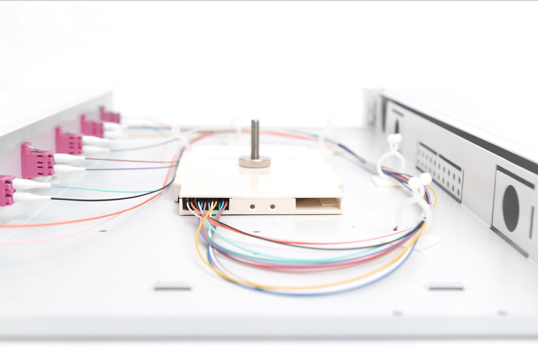 EAN 4016032325703 - Digitus DN-96330-4 accesorio de bastidor Panel de gestión de cables imagen 4