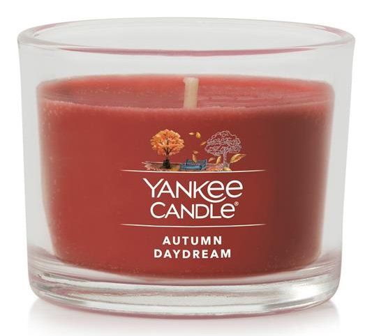 EAN 5038581155265 - Yankee Candle Autumn Daydream vela Cilindro Rojo 1 pieza(s) imagen 1