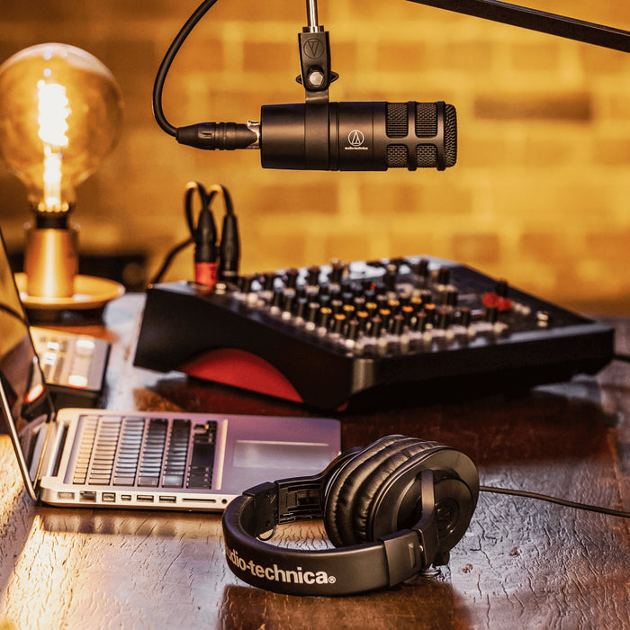 EAN 4961310155940 - Audio-Technica AT2040 micrófono Negro Micrófono para crear podcasts imagen 3