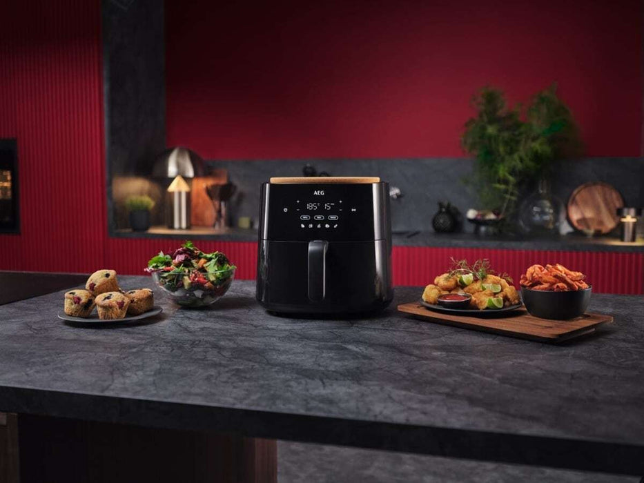 EAN 7333394032627 - AEG AAF7B Sencillo 6,8 L 1800 W Freidora de aire caliente Negro imagen 4