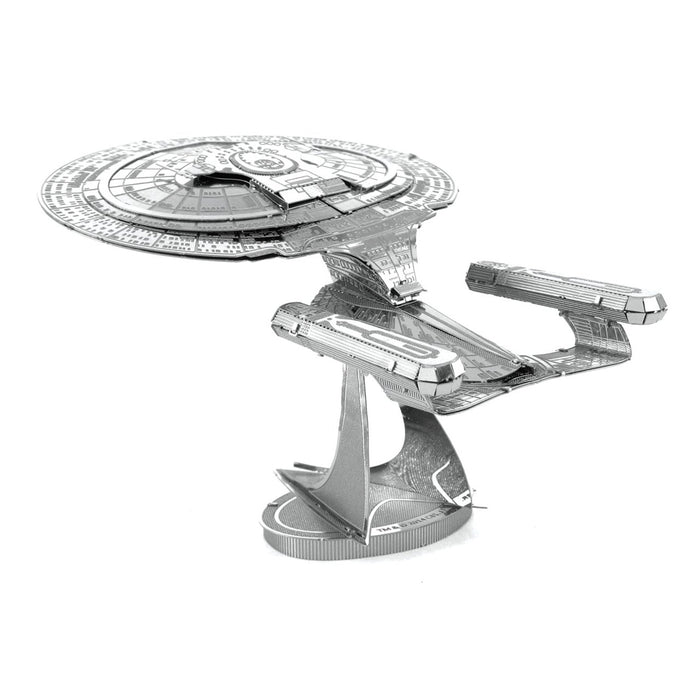 EAN 0032309012811 - Metal Earth USS Enterprise 1701-D Maqueta de transbordador Kit de montaje imagen 4