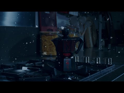 EAN 8006363095303 - Bialetti Stranger Things Cafetera italiana Negro, Rojo
